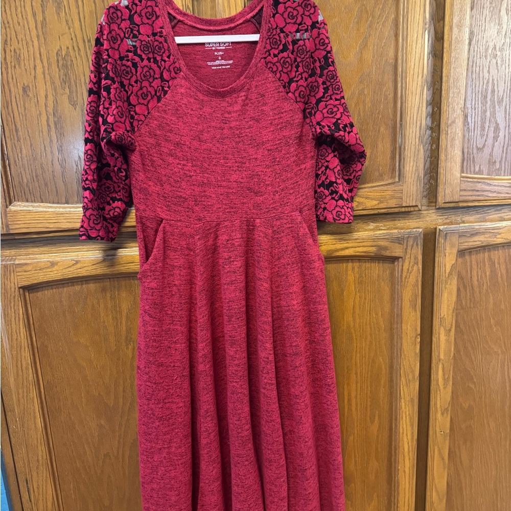 Torrid Super Soft Red Floral sleeves dress